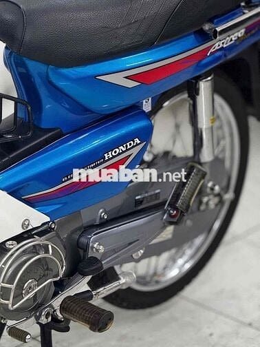 Honda Astrea Grand Xanh Trắng Cổ điển