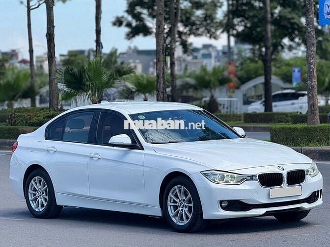 BMW 320i 2013 Trắng 130000 km