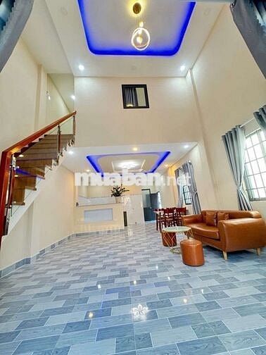 Nhà đẹp hẻm xe hơi ,gần chợ Thủ Đức ,sát PVD ,60M2 