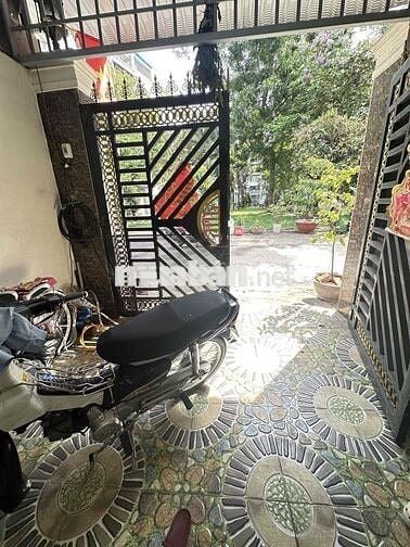 MẶT TIỀN VIEW CÔNG VIÊN  - ĐƯỜNG CHỢ LỚN - BÌNH PHÚ 1 - NHÀ ĐẸP 2 TẦNG