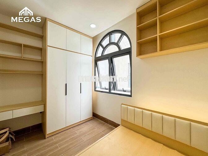 STUDIO 3,8 TRIỆU NGAY CÔNG VIÊN LÀNG HOA