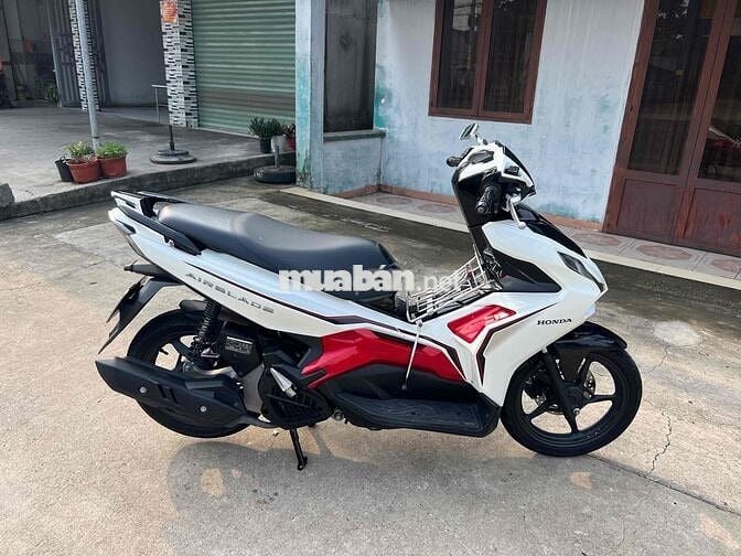 Honda Air Blade 125 Trắng, Đỏ, Đen bán trả góp