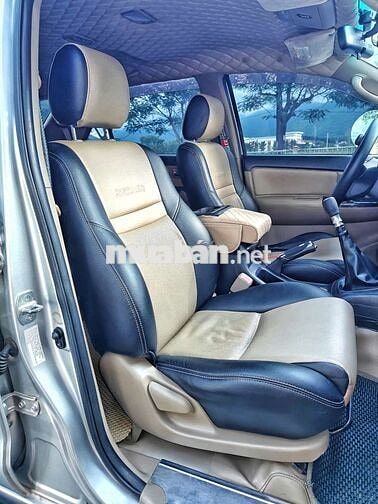 Toyota Fortuner 2014 Số sàn 300000 km Bạc