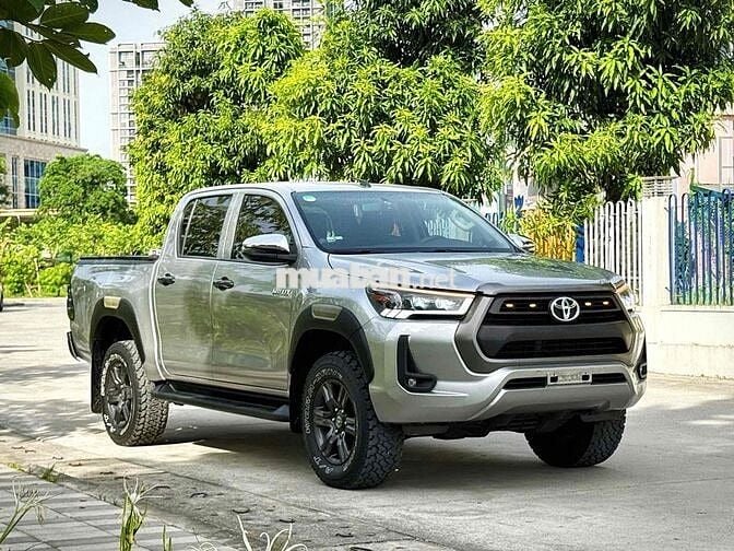 Toyota Hilux 2021 Bạc 50000 km