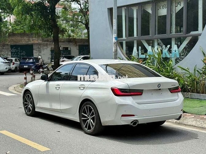 BMW 320i Sportline 2024 Trắng/Kem 17000 km