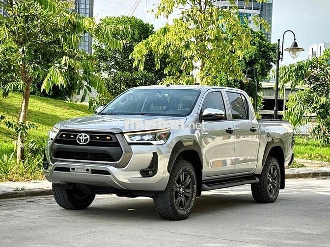 Toyota Hilux 2021 Bạc 50000 km