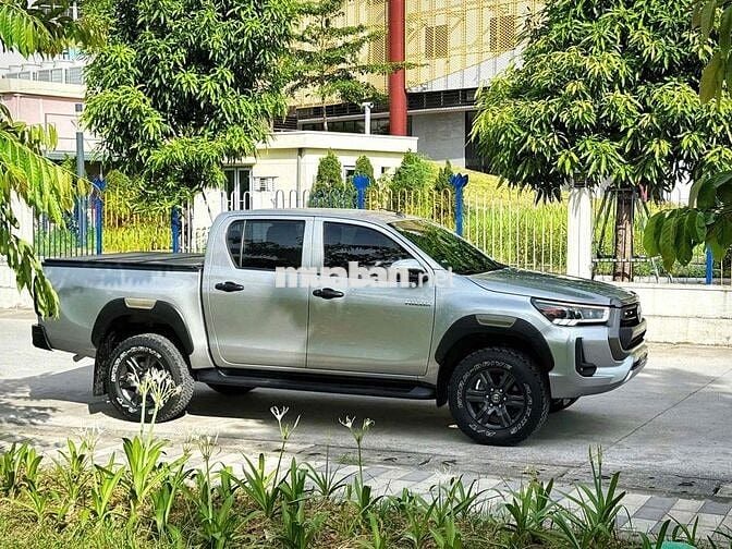 Toyota Hilux 2021 Bạc 50000 km