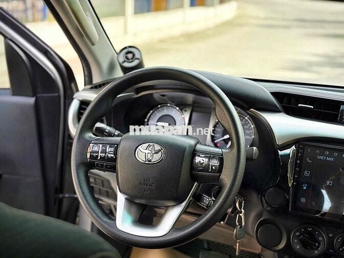 Toyota Hilux 2021 Bạc 50000 km