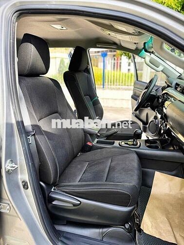 Toyota Hilux 2021 Bạc 50000 km