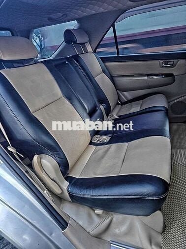 Toyota Fortuner 2014 Số sàn 300000 km Bạc