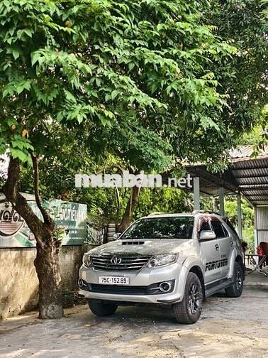 Toyota Fortuner 2014 Số sàn 300000 km Bạc