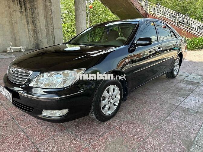 Toyota Camry 2.4 Số sàn 2005 Đen