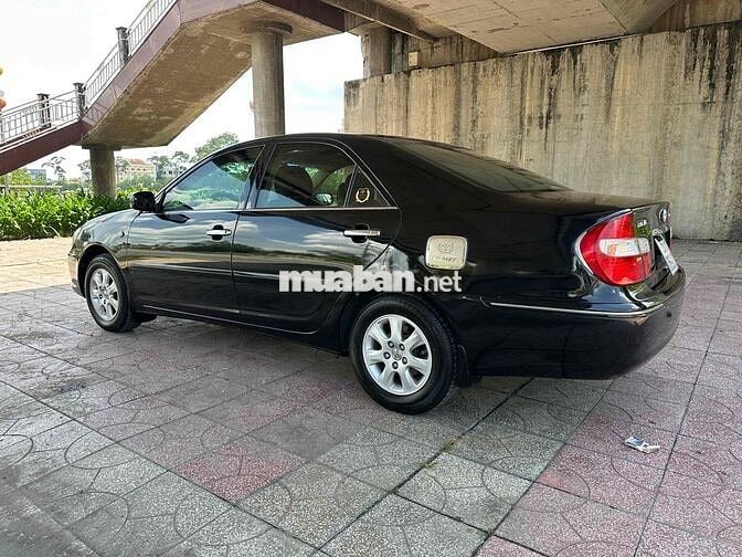 Toyota Camry 2.4 Số sàn 2005 Đen