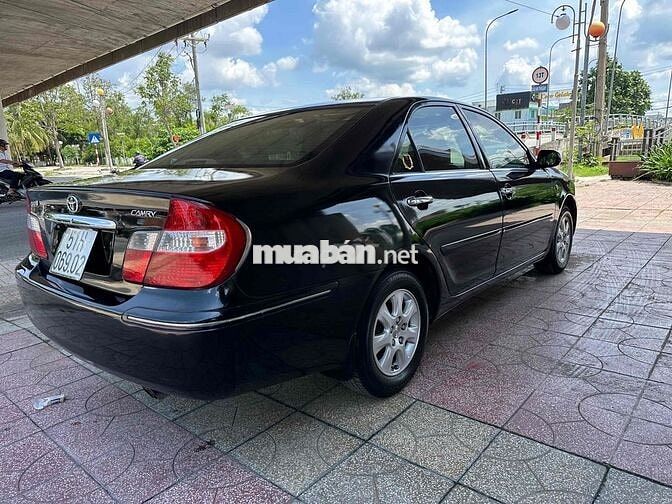 Toyota Camry 2.4 Số sàn 2005 Đen