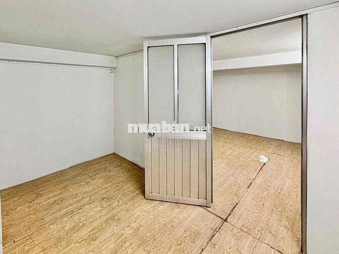 MẶT BẰNG KINH DOANH TỰ DO NGAY MẶT TIỀN LÊ VĂN LƯƠNG, GẦN ĐH TĐT, RMIT