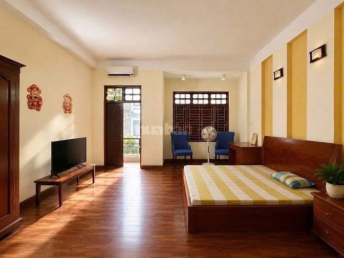 Nhà Đường Cách Mạng Tháng 8, P.11, Quận 3. Vài chục mét ra mặt tiền