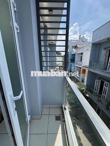 Nhà Bán DT 3m50x15 căn góc 2 lầu sân thượng 4 phòng 3 wc P15 Q8