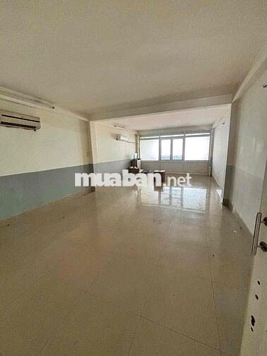 Nhà trệt 3 lầu mặt tiền Nguyễn Văn Cừ