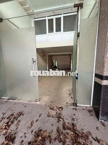 Nhà trệt 3 lầu mặt tiền Nguyễn Văn Cừ