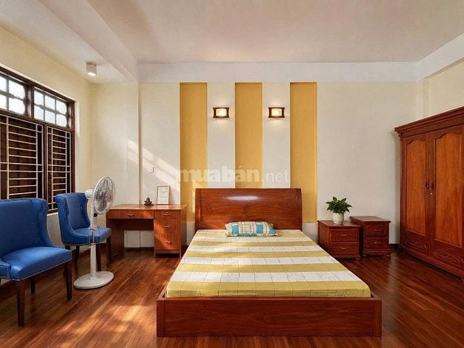 Nhà Đường Cách Mạng Tháng 8, P.11, Quận 3. Vài chục mét ra mặt tiền