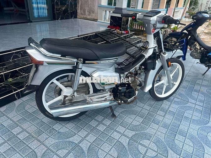 Honda Dream Bạc
