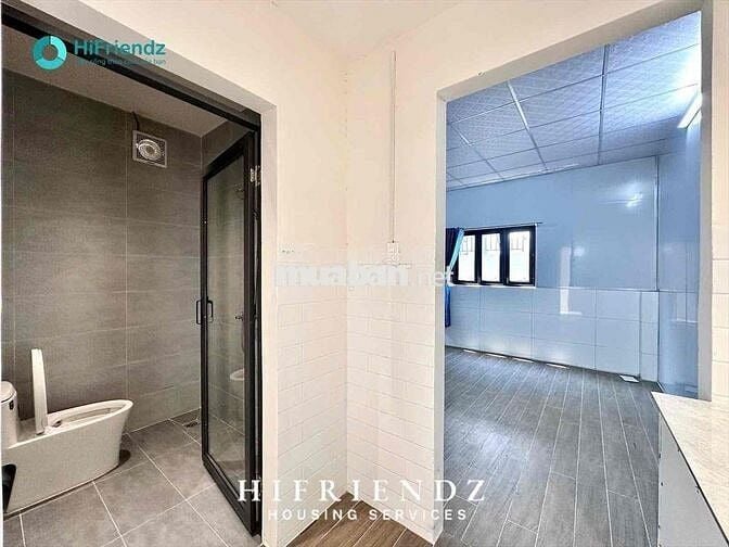 khai Trương phòng gác cửa sổ sáng và Studio ban công cửa sổ new mới