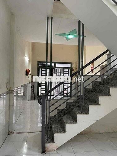 cho thuê nhà sạch sẽ chỉ 1/ ngắn 50m liên ấp 26 gần chợ gác lửng sạch