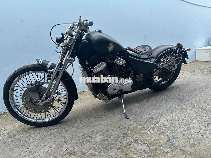 Xe máy độ Honda Steed Đen bụi bặm
