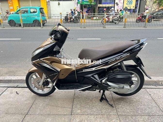Honda Air Blade 2014 Vàng đồng, Đen đã sử dụng