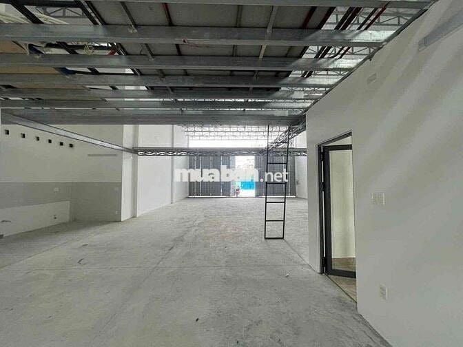 cho thuê xưởng mới 100% gần kcn đường xe tải thuận tiện có gác điện 3p