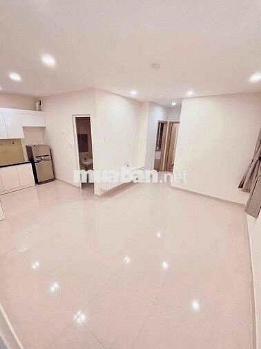 Cho thuê 2pn 2wc nhà trống 7tr; 2 máy lạnh  7tr5; full nt 8tr