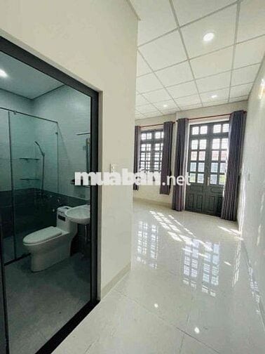 Nhà 1 trệt 1 lầu 2PN 3WC sân rộng, nhà mới tinh sẵn nội thất gần PVĐ