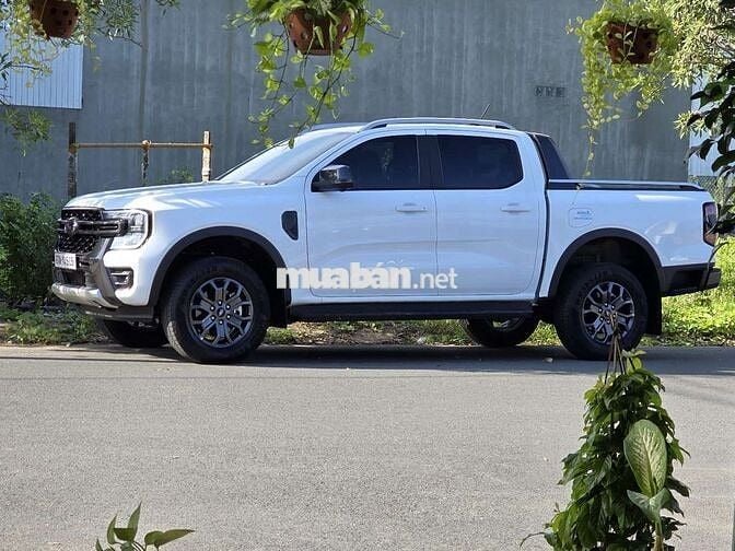 Ford Ranger Trắng