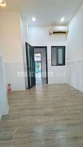 Mặt tiền Lê Quyên, P.5, Q.8, 3,2 x 12m, 1 trệt 1 lầu mới, giá 15 triệu