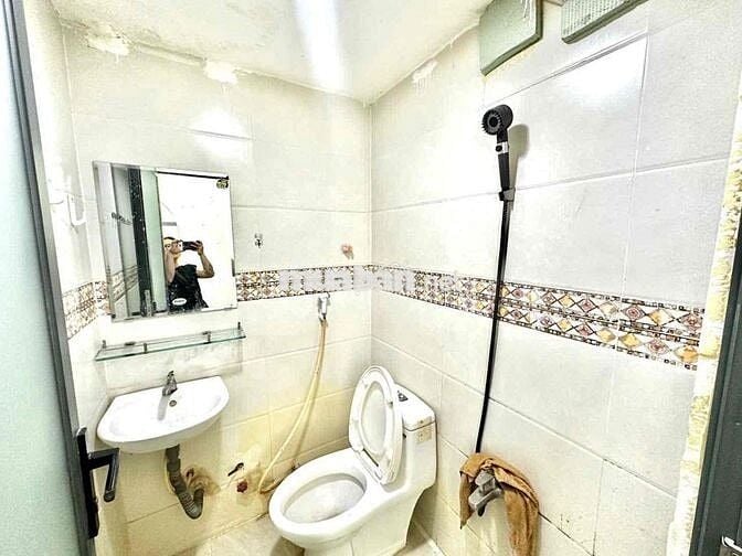CHO THUÊ 1 PHÒNG NGỦ + 1 KHÁCH 2 MÁY LẠNH FULL NT ĐƯỜNG LÊ ĐỨC THỌ
