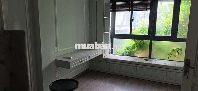Nguyên căn nhà đẹp ngay chợ Bà Hoa