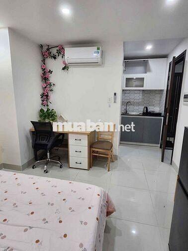 STUDIO FULL NỘI THẤT CỬA SỔ TRỜI THOÁNG MỚI 100%