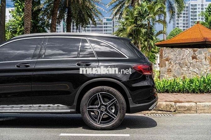 GLC300 AMG 2022 Đen xe Cty 1 chủ xhd cao full hang