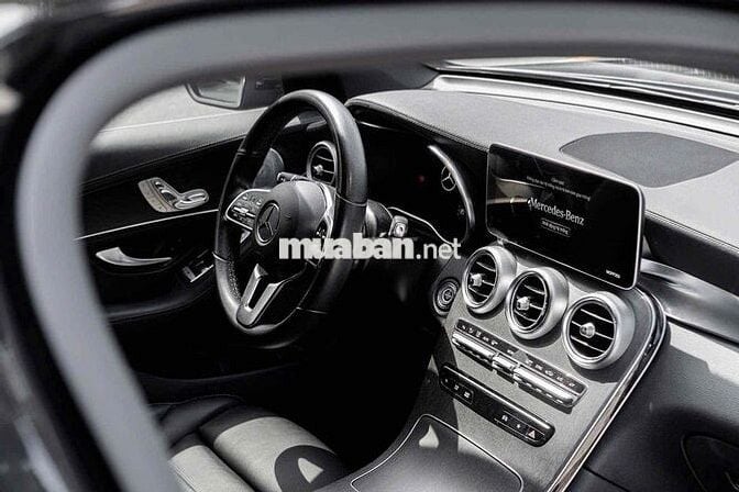 GLC300 AMG 2022 Đen xe Cty 1 chủ xhd cao full hang