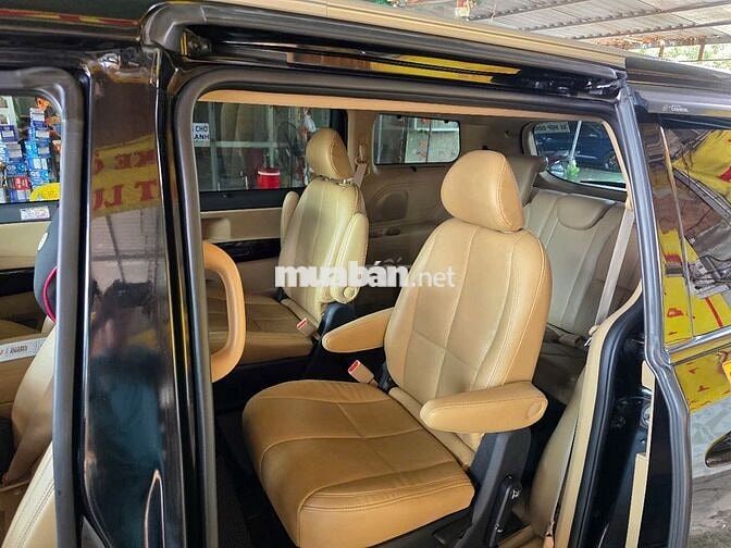 KIA Sedona 2018 Tự động Dầu Đen 97109 km