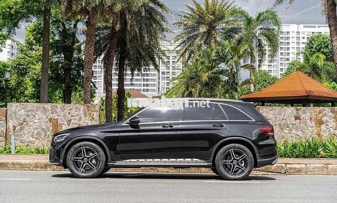 GLC300 AMG 2022 Đen xe Cty 1 chủ xhd cao full hang