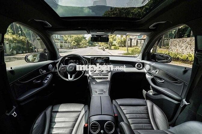 GLC300 AMG 2022 Đen xe Cty 1 chủ xhd cao full hang