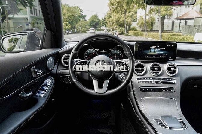 GLC300 AMG 2022 Đen xe Cty 1 chủ xhd cao full hang