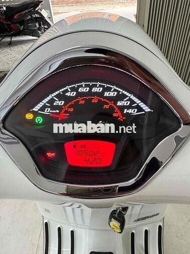 Piaggio Vespa GTS ABS 150cc 2019 Trắng 10.000 Km