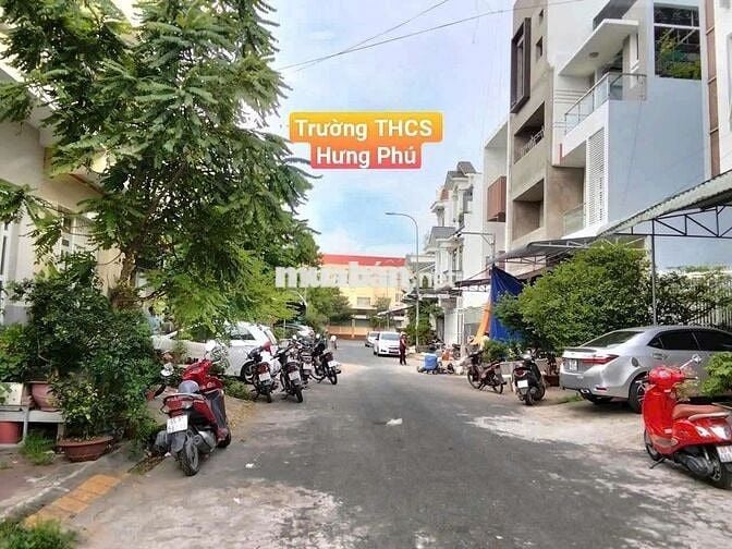 Nền nằm giữa 2 trường học THCS và tiểu học