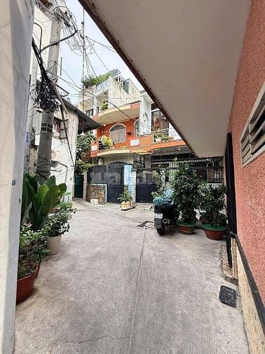 Hẻm Lê Văn Sỹ,khu vực đông dân cư, được xây cao tầng,thích hợp xây mới