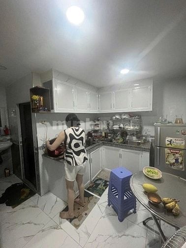 Hẻm Lê Văn Sỹ,khu vực đông dân cư, được xây cao tầng,thích hợp xây mới