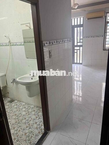 Chính Chủ Cho Thuê Nhà MT Hoà Hảo P.5 Q.10 3L 7pn 5wc NT Giá 39,7tr TL