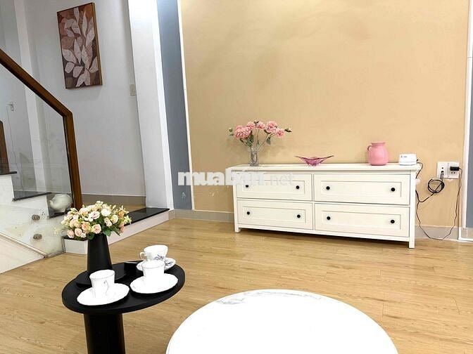 cho thuê nhà đường Nguyễn Hoàng