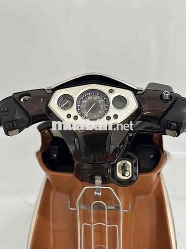 Yamaha Nouvo 4 Nâu, Vàng đồng